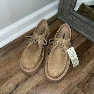 Blank NYC Beige/Tan Platform Lace-Up Moc Toe Shoes